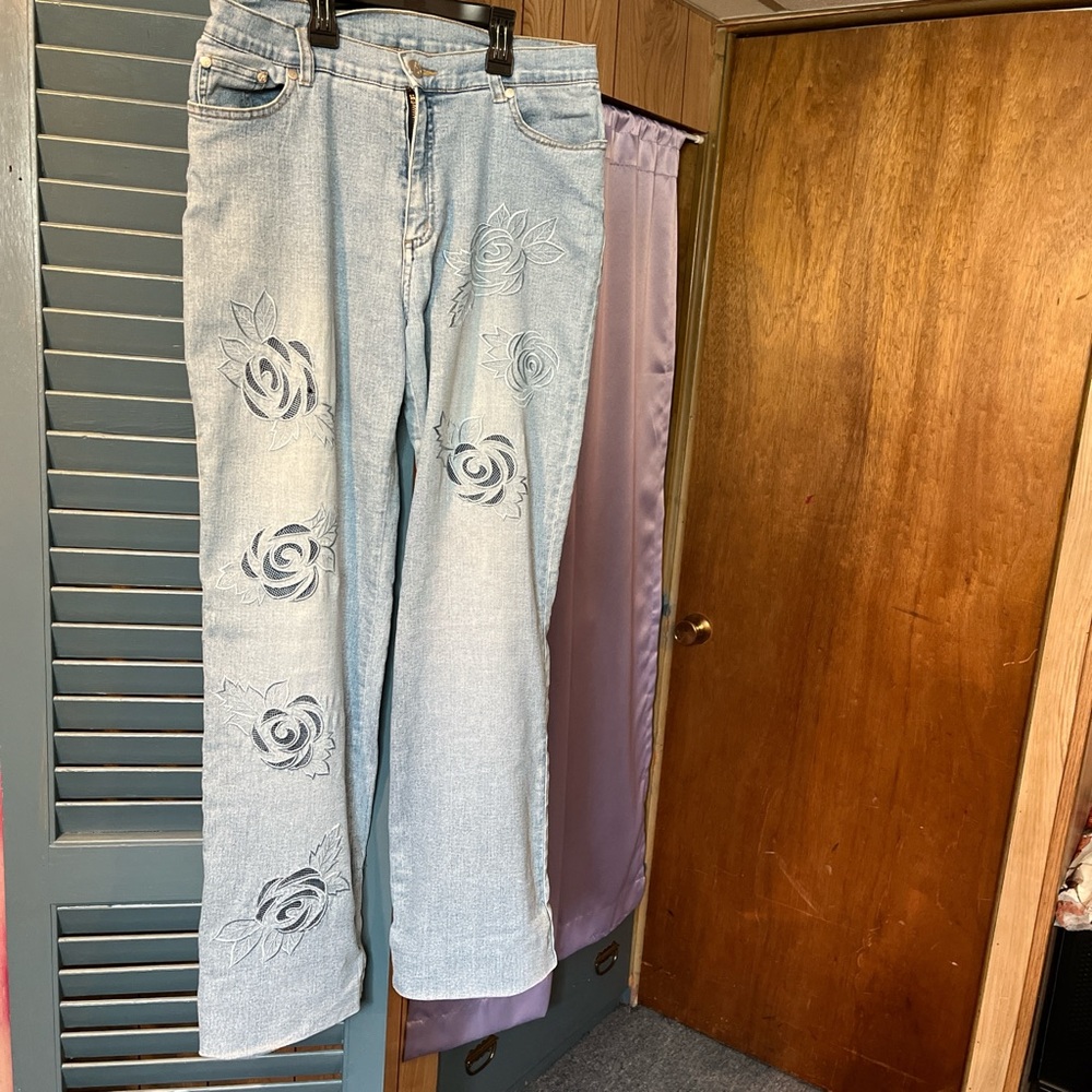 Light Blue Floral Embroidered Women's Jeans